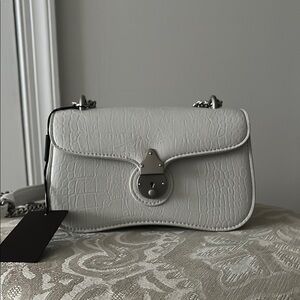 Elegant White Leather Bag
